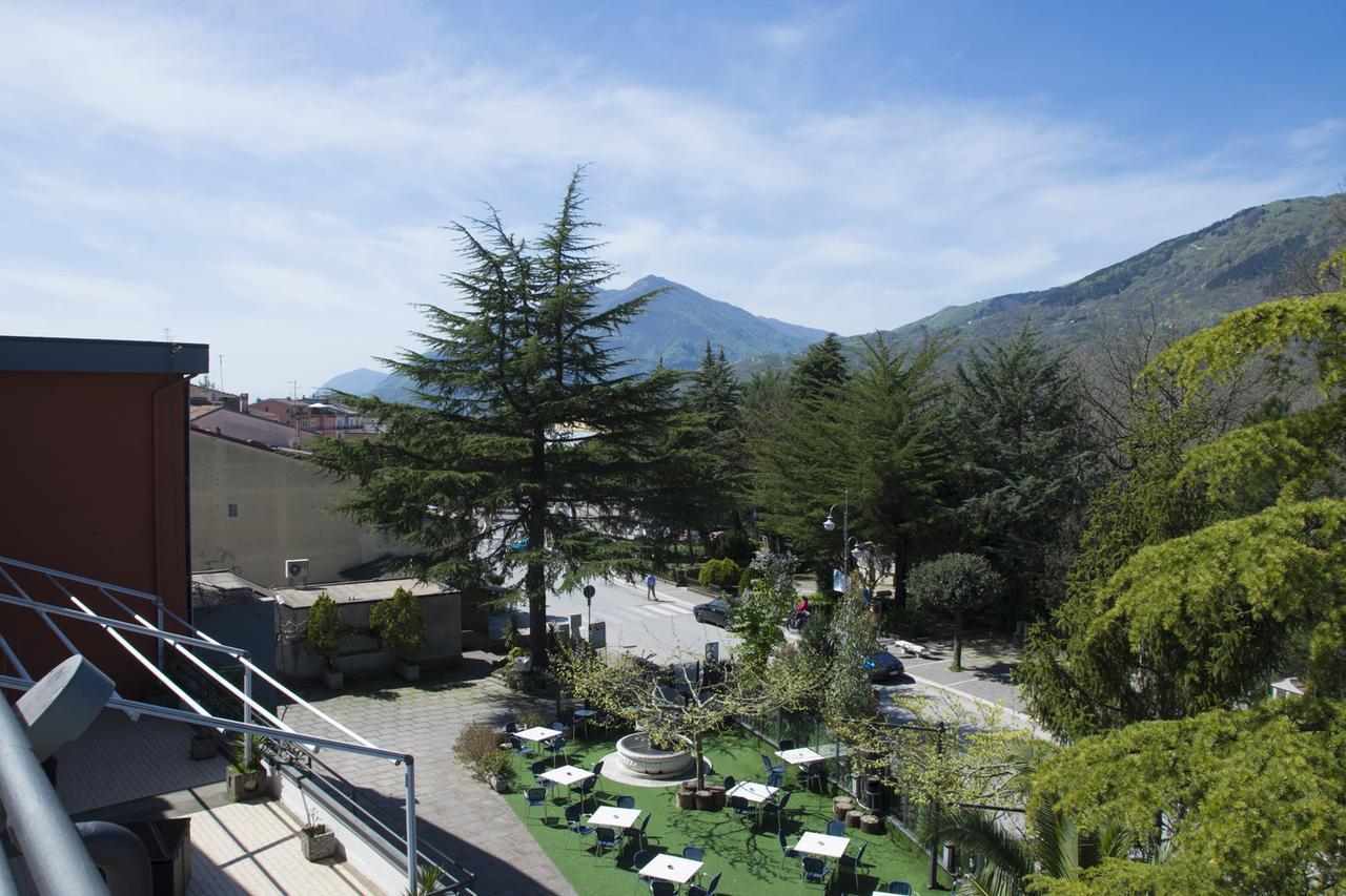 Ristorante Albergo Gerardo Di Masi Caposele Екстериор снимка