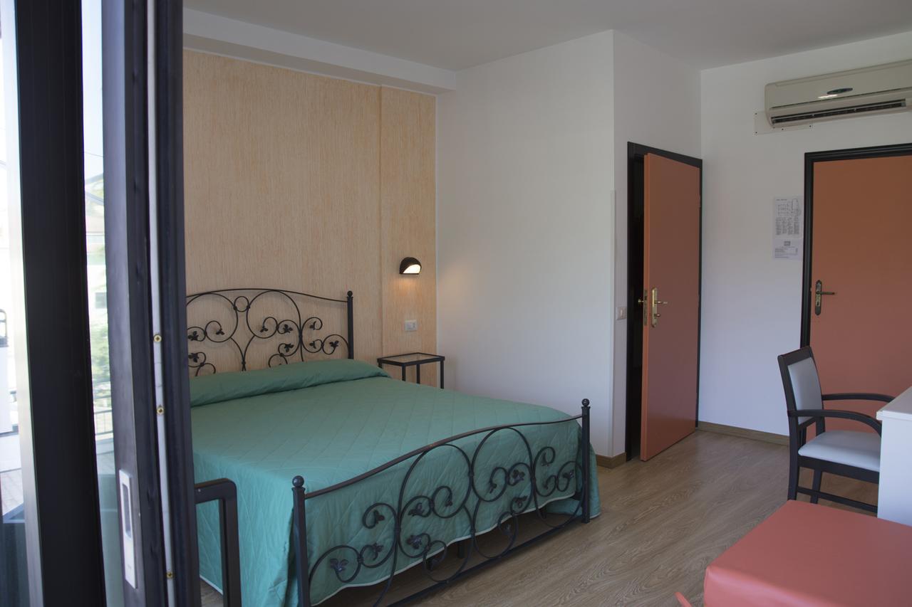 Ristorante Albergo Gerardo Di Masi Caposele Екстериор снимка
